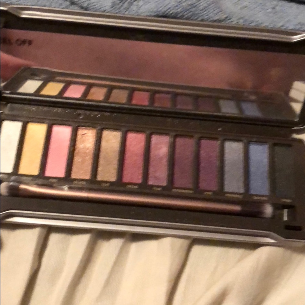 Icon eyeshadow - Picture 2 of 2